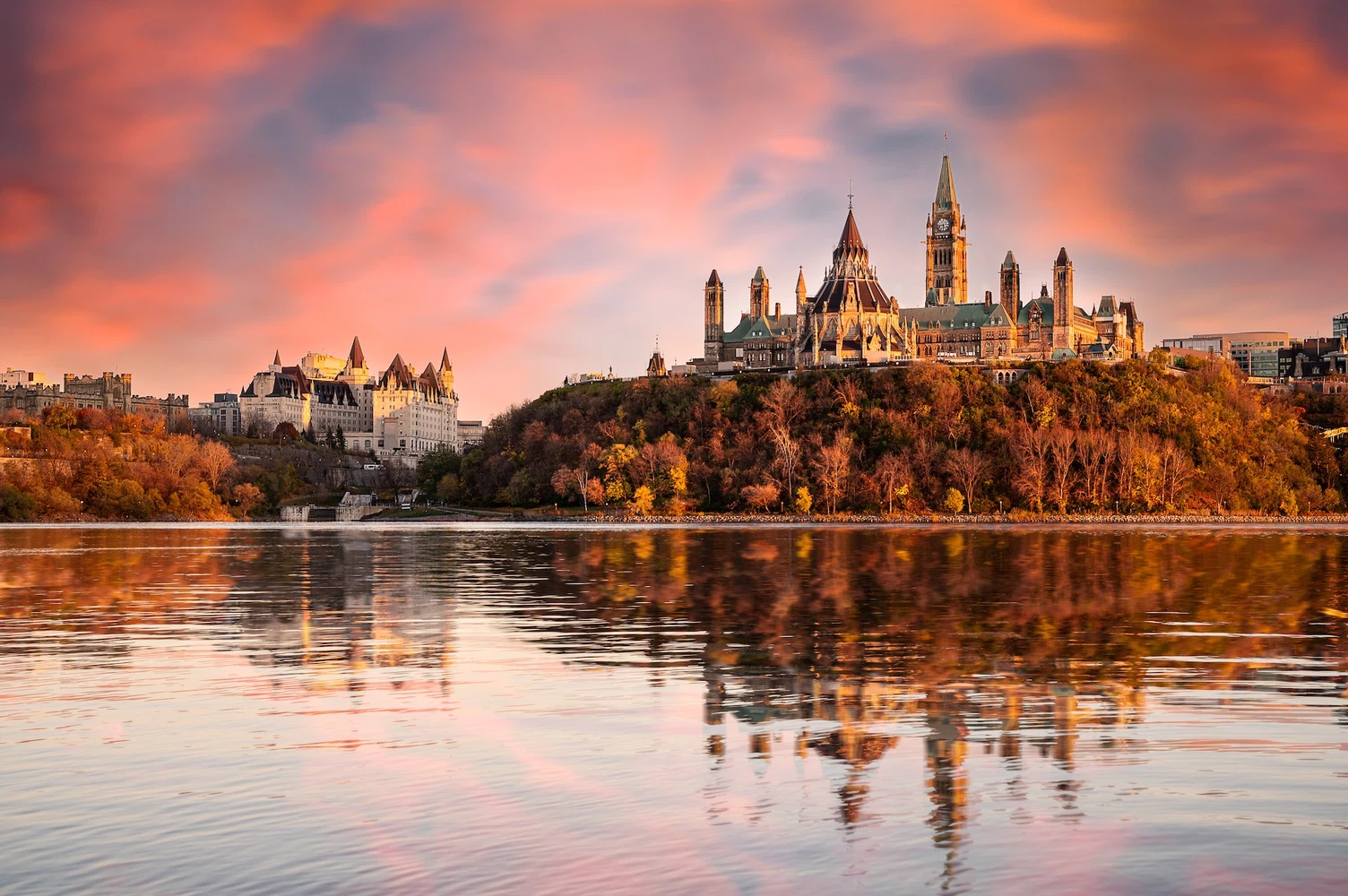 Parliment building in ottawa