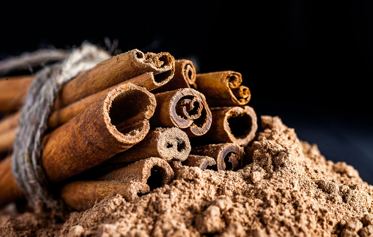 Cinnamon Alex Bayev Unsplash